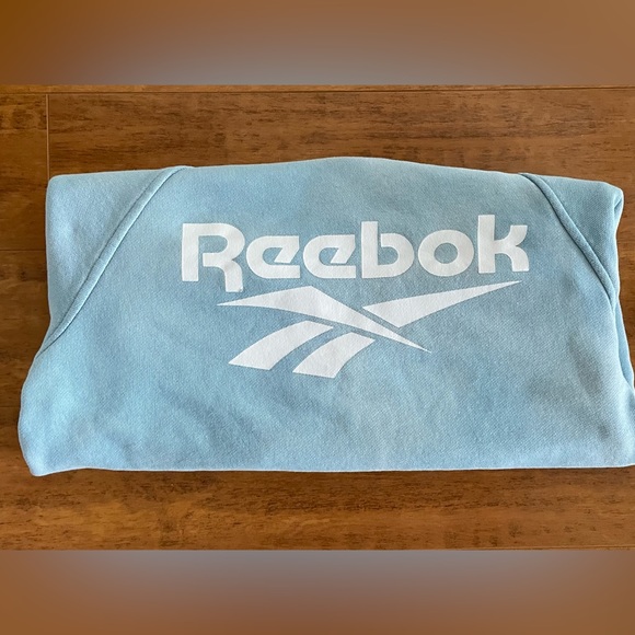 Reebok Crewneck - Picture 2 of 2